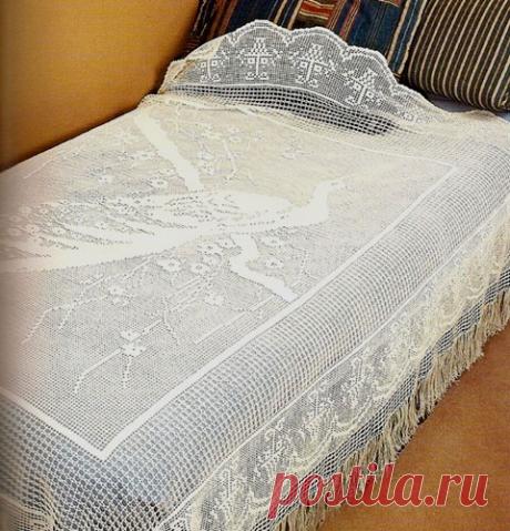 Филейное покрывало с павлином Филейное покрывало с павлином. Схема вязания крючком