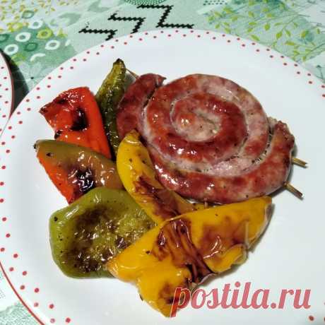 Свиные колбаски с болгарским перцем блюдо из мяса,витки из колбасы, закуска,вторые блюда