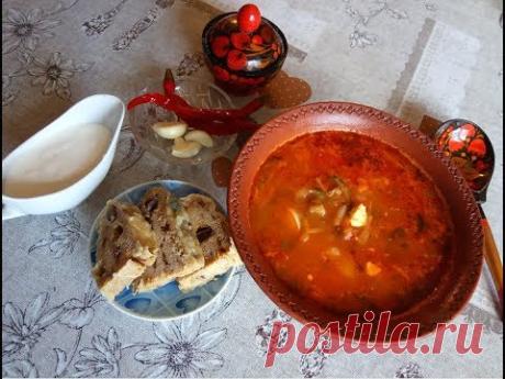 Запорожский борщ с галушкой.Ukrainian borsch with a dumpling