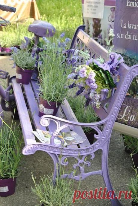 (300) For the Love of Lavender- Ooh I must paint mine purple or lavender.Love it! | tuin