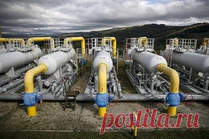 Возможность России перенаправить газ из Европы в Иран оценили. Достигнутые на днях договоренности о продаже российского газа в Иран не смогут заменить традиционные поставки в Европу в силу незначительности объемов, а кроме того, вызывают вопросы сроки и сама возможность таких поставок, заявил главный экономист «ПФ Капитал», экс-советник министра экономики Евгений Надоршин.