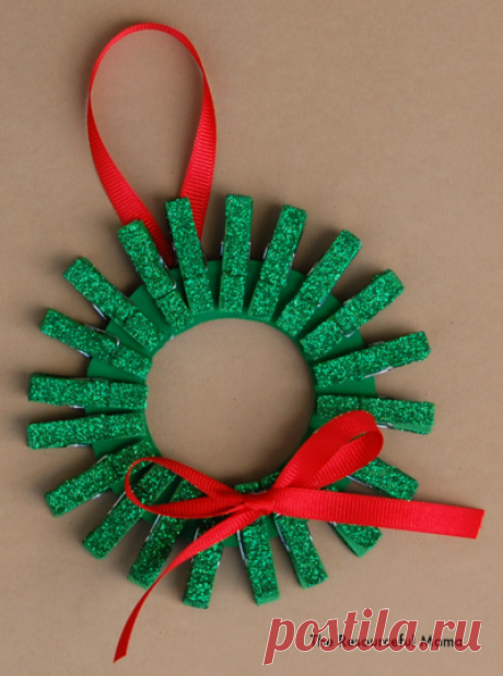 Mini Clothespin Christmas Wreath Ornament | AllFreeHolidayCrafts.com