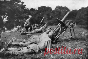 Крупнокалиберные зенитные пулеметы - технические характеристики и фото Зенитные пулеметы – это оружие, которое имеет круговой обстрел, очень большой угол возвышения, дает возможность бороться с авиацией противника. Современные установки вооружения РФ – это надежные устро...