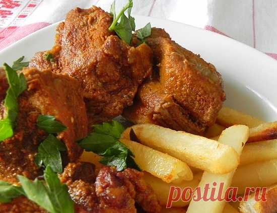 Жареная свинина Обычно маринуют мясо долго, не менее суток, а некоторые продвинутые повара маринуют до пяти суток.Мы, конешно, этим заниматься не будем, но на сутки - это святое.Свинина получается с таким ярким вкусо…