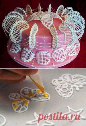 Айсинг - рисовальная белково-сахарная масса.