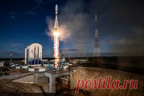 «Роскосмос» рассказал об испытаниях «Кондора-ФКА». Работы по проверке и настройке бортового оборудования системы с радиолокационным спутником «Кондор-ФКА № 1» завершаются, сообщили в госкорпорации «Роскосмос». «Кондор-ФКА» начнет работу 1 января, а запуск второго спутника и космического аппарата «Обзор-Р» запланирован на 2024 год.