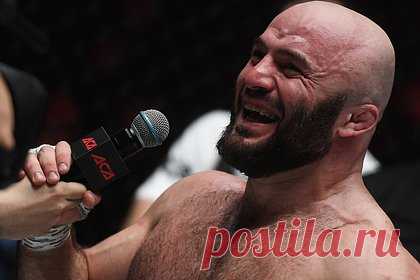 Исмаилов оценил победу над Иличем фразой «он не борется». Российский боец MMA Магомед Исмаилов одной фразой оценил победу над сербом Александром Иличем. «Он кикер, "ударка" неплохая, хорошо двигается, но не борется», — заявил Исмаилов. Спортсмен добавил, что если бы поединок проходил по правилам ММА, а не бокса, то он победил бы серба быстрее, чем за две минуты.