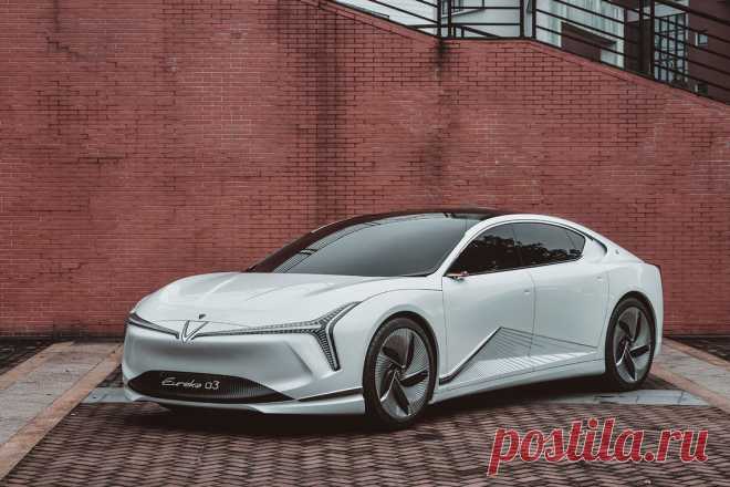 Стильный китайский концепт Neta Eureka 03 Концептуальный седан Neta Eureka 03 от компании Hozon Auto представлен как электрическое «четырёхдверное купе» с запасом хода в 800 км и разгоном до сотни менее чем за 4 секунды. Фирма собирается позиционировать его в качестве соперника Tesla Model 3 …