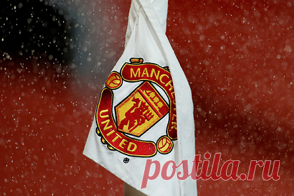 Акции «Манчестер Юнайтед» подскочили после шутки Маска. Акции английского футбольного клуба «Манчестер Юнайтед» на предварительных торгах в среду, 17 августа, подскочили на 17 процентов. Резкий рост ценных бумаг произошел после того, как основатель Tesla Илон Маск объявил о намерении купить клуб. Позднее миллиардер признался, что это была шутка, а рост акций замедлился