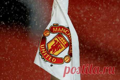 Акции «Манчестер Юнайтед» подскочили после шутки Маска. Акции английского футбольного клуба «Манчестер Юнайтед» на предварительных торгах в среду, 17 августа, подскочили на 17 процентов. Резкий рост ценных бумаг произошел после того, как основатель Tesla Илон Маск объявил о намерении купить клуб. Позднее миллиардер признался, что это была шутка, а рост акций замедлился