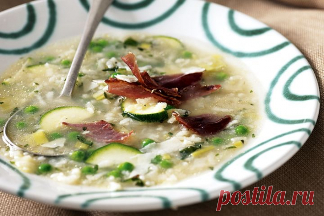 Pea & zucchini zuppa with crisp prosciutto
