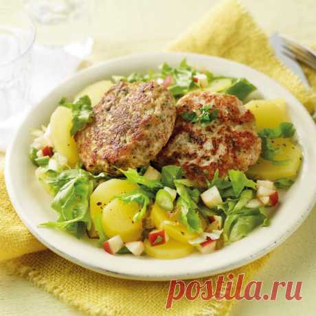 Frikadellen mit Kartoffel-Endivien-Salat Rezept | WW Deutschland
