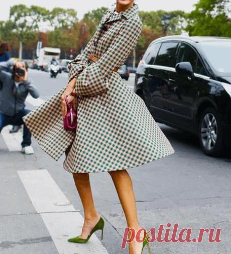Giovanna Battaglia, Prada plain coat and green pumps