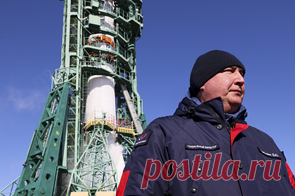 Рогозин объяснил ручную стыковку «Союз МС-19». Гендиректор «Роскосмоса» Дмитрий Рогозин объяснил необходимость стыковки космического корбля «Союз МС-19» в ручном режиме вместо автоматического к Международной космической станции (МКС). Об этом сообщает РИА Новости. По его словам, это потребовалось из-за сбоя в системе стыковки «Курс».