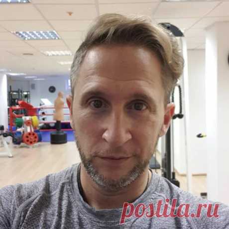 Оскар Кучера оказался настоящей копией отца: актер показал фото с папой