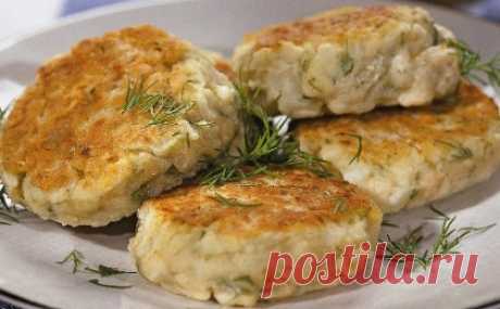 Котлетки с цветной капустой и сыром / Детские рецепты