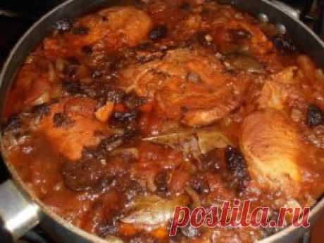 ТОП-10 ВТОРЫХ БЛЮД
1. Курица с грибами, запечённая под картофельной шубой
ИНГРЕДИЕНТЫ:
● 600 гр куриной грудинки или ножек
● 250 гр грибов (у меня шампиньоны) 
● 3-4 средних картофелины 
● 2 луковицы
● 1 ст.л. муки
● 250 мл молока 
● 150 гр сливок (у меня 15%) 
● 100 гр тёртого сыра (сыра лучше не жалеть) 
● соль, перец, зелень по желанию 
● растительное масло для жарки
ПРИГОТОВЛЕНИЕ:
1. Включить духовку на 180 С. 
2. Картофель помыть, положить в холодную воду и варить после закипания 6 минут