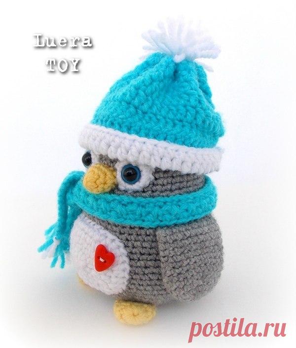 Глупый пингвин робко прячет...Вяжем пингвинчика! МИСТЕР ПИНГВИН. Описание-Любовь Ерлыгаевой. Высота готовой игрушки – 12 см  - Материалы: Пряжа 210м/100гр (100% акрил). Серая для туловища и крыльев, желтая для клюва и ножек, белая для глаз и животика. Крючок 2,5 мм Наполнитель – холлофайбер.