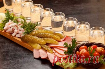 Какие закуски несовместимы с алкоголем, трезвые советы Читать далее на сайте в статье про закуски не совместимые с алкоголем. В статье развеиваются некоторые мифы бывалых, алкоголь приносит вред
