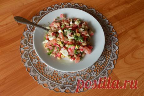 Салат из консервированной фасоли с крабовыми палочками и помидорами – пошаговый рецепт с фотографиями