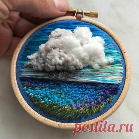 Покажу вам подборку ЗАВОРАЖИВАЮЩЕЙ 3D вышивки: невероятный объём и красота! Что же мастерицы используют помимо ниточек? | Вышивка is Love | Яндекс Дзен