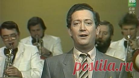 Рафаэль Сахабиев - Без барыбер бергэ булырбыз
Рафаэль Сәхәбиев - Без барыбер бергә булырбыз
Рөстәм Яхин көе, Фәннүр Сафин сүзләре