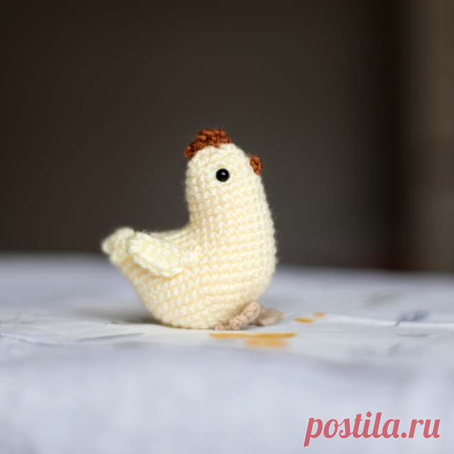 PDF Курочки крючком. FREE crochet pattern; Аmigurumi chiken patterns. Амигуруми схемы и описания на русском. Вязаные игрушки и поделки своими руками #amimore - маленькая курочка к Пасхе, пасхальная курица, домашняя птица.