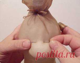 Кукла из капроновых чулок и носков
