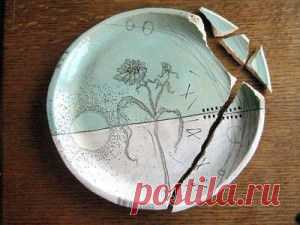 Примета - разбить тарелку, кружку, чашку, бокал или стеклянный стакан