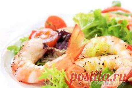 Салат з креветками и морепродуктами