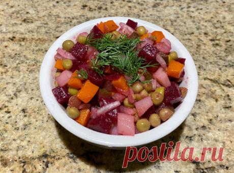 Во всех столовых Советского Союза подавали именно такое количество винегрета на порцию и стоила она 5 копеек.