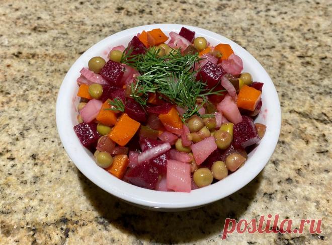 Во всех столовых Советского Союза подавали именно такое количество винегрета на порцию и стоила она 5 копеек.