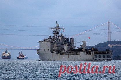 США хотят вновь открыть черноморские проливы, закрытые для военных кораблей после начала СВО. Турция выступила против. Позиция Анкары в вопросе судоходства в Черном море не изменилась, сообщил источник в администрации турецкого лидера. «Никаких изменений в нашей позиции нет. Конвенция Монтре соблюдается», — заявил собеседник агентства на просьбу прокомментировать намерения США обсудить с Турцией судоходство в Черном море.