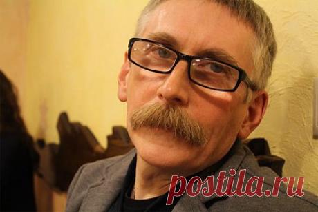 Преследуемый украинскими властями писатель Таксюр смог уехать в Россию. Преследуемый украинскими властями писатель Ян Таксюр смог выехать из страны и находится в России. По данным источника, сейчас автор находится в Луганске, однако скоро прибудет в Москву. В прошлом году украинский писатель провел пять месяцев в СИЗО по подозрению в госизмене.