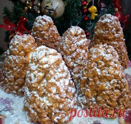 Яйцо куриное – 1 шт.
Масло сливочное – 125 гр.
Сахарный песок – 4 ст. ложки
Мука пшеничная высшего сорта – 3 стакана
Молоко – 4 ст. ложки
Грецкие орехи – 100 гр.
Вареное сгущенное молоко – 1 банка
Сахарная пудра – 2 ст. ложки

Как готовить: