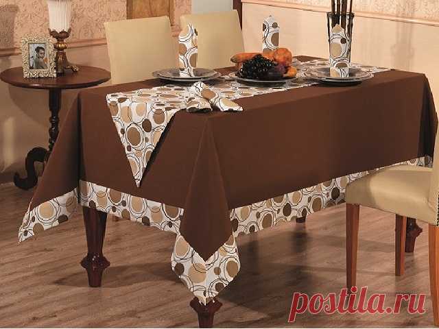 https://www.livemaster.ru/item/15684411-dlya-doma-i-interera-salfetki-i-skatert-v-nabore-dlya-serviro