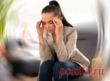 Почему кружится голова и когда это может быть опасно Ощущение, что земля уходит из-под ног, а окружающий мир будто вращается, знакомо почти каждому. Головокружение — один из самых частых симптомов, и причин у него множество.Как возникает...