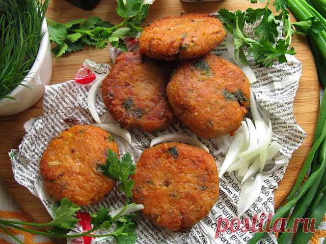 Рыбные котлеты по-турецки (Balık Köftesi) 
Вкусные, но немного необычные на вкус рыбные котлетки))) Хотя, думаю они обязательно понравятся любителям турецкой кухни! Не бойтесь добавлять корицу, я уже убедилась, что она с рыбой сочетается очен…
