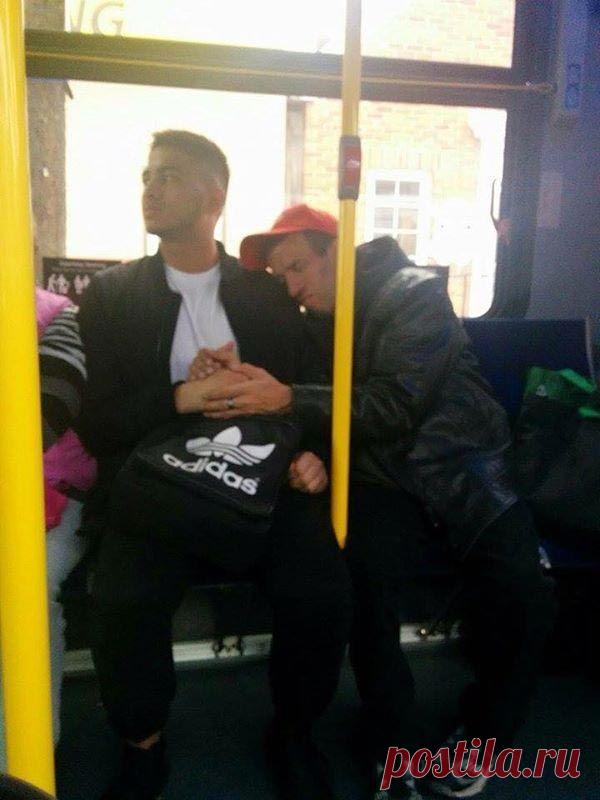 Добрый поступок этого парня взорвал интернет и тронул тысячи сердец