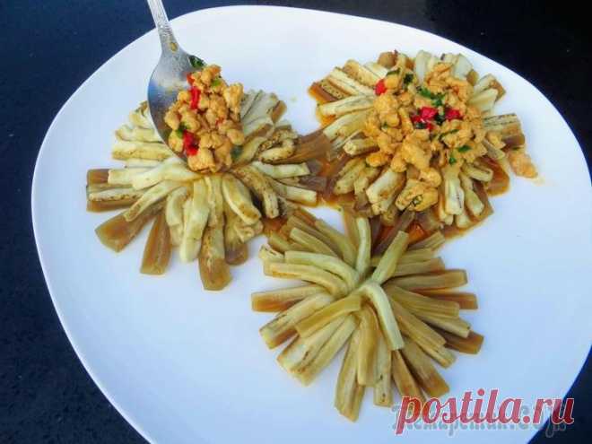 Баклажаны - фантастические хризантемы! Очень вкусная закуска из баклажанов с мясом от Другой Кухни Всегда очень хочется, что бы было не только вкусно, но и красиво! Сегодня именно такой рецепт, закуска из баклажанов. Можно готовить с мясом, а можно просто с овощами. И так же подавать хоть горячим и...