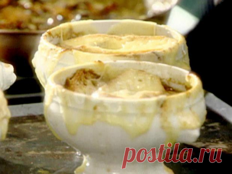 Луковый суп с сырными гренками, чесноком и твердым сыром рецепт с фото - 1000.menu