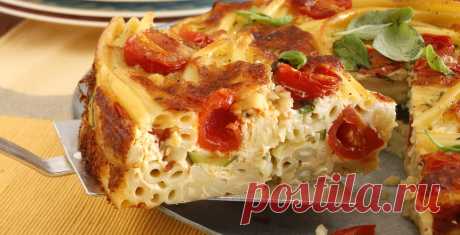 Запеканка из макарон с кабачками
Вкусная и простая запеканка из макарон, кабачков, помидор и сыра.