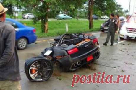 Авто Lamborghini Gallardo разорвало на части. Водитель выжил лишь чудом - свежие новости Украины и мира
