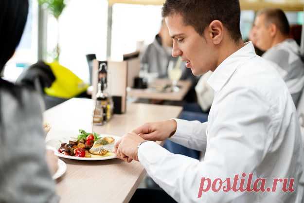 Об этикете: главные застольные "нельзя" - KitchenMag.ru