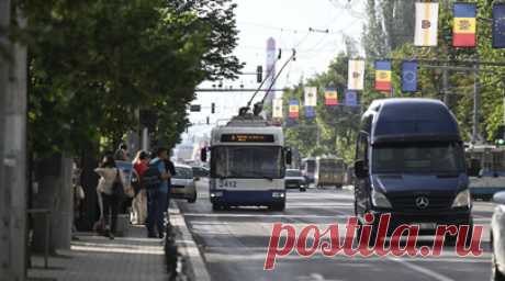 Мэр Кишинёва запросил отчёт о расходовании €1 млрд, выделенного для помощи беженцам. Мэр Кишинёва Ион Чебан запросил у правительства отчёт о расходовании €1 млрд, выделенного западными странами для помощи во время кризиса беженцев в Молдавии. Читать далее