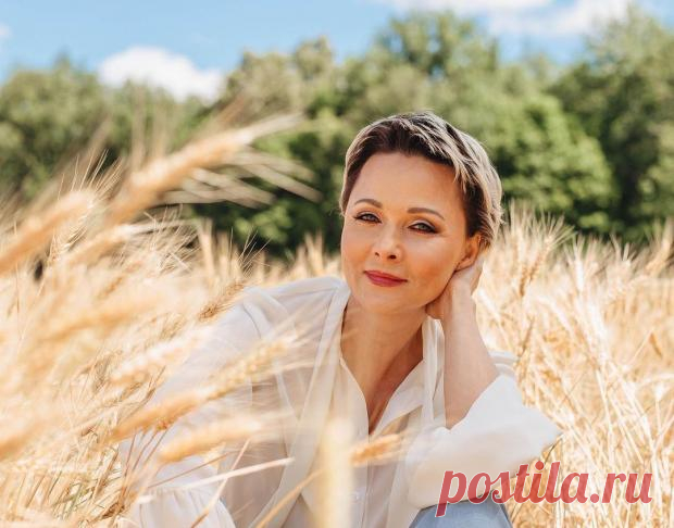 Дарья Повереннова – школьница: актриса поделилась архивным фото и воспоминаниями