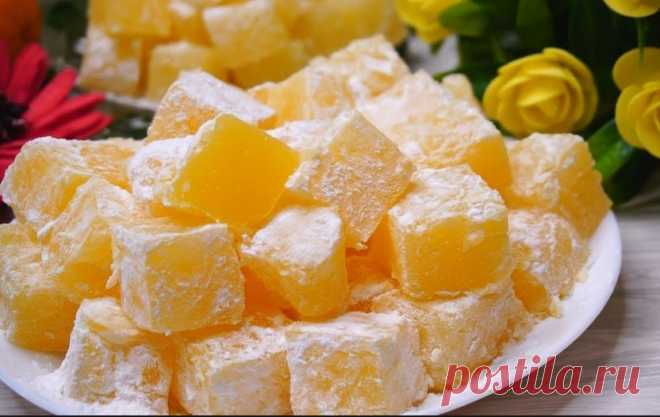Рахат лукум. Для приготовления много времени и продуктов не потребуется.   Рецепт: Вода -380 мл. Сахар -300гр. Апельсиновый сок -250 мл Кукурузный крахмал -140 гр. Лимонный сок -3...