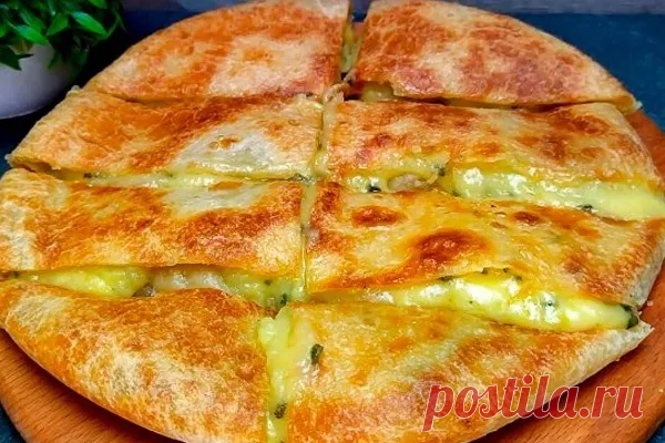 Чудо-пирог с картошкой и сыром на сковородке