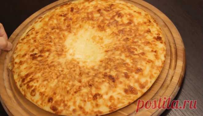 Хачапури на сковороде за 5 минут (без замеса теста): просто, быстро и вкусно очень. Делюсь рецептом  Ингредиенты: ************************************** для теста: 200 г. кефира (йогурта, ряженки или простокваши); 200 г. муки; 1 ч.л. разрыхлителя; 2 ст.л. растит. масла; соль. Для начинки: 250 г. сулугуни; 200 г. адыгейского сыра; 1-2 зубчика чеснока; укроп. Масло для жарки. Приготовление: ****************************** В чашу высыпать муку, соль, разрыхлитель, налить масло. Перемешать. Тонкой …