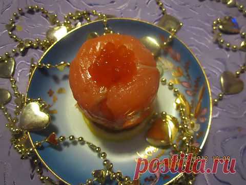 Поцелуйчики Потребуется  слабосоленая красная рыба, форель или лосось,или горбуша.  Берете по колличеству гостей я даю рецепт на 6 человек. Рыба -  – 200 г. Сыр Филадельфия или Альметте  – 200 г. Икра красная (черная не возбраняется) – 50гр Лимон – 1 шт.